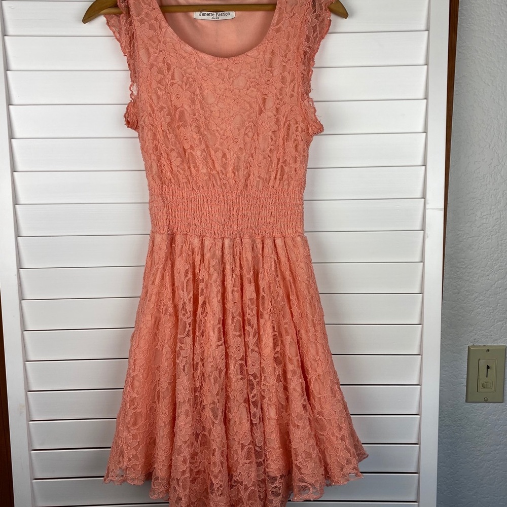 Date night dress size small. Lace & cinched waist